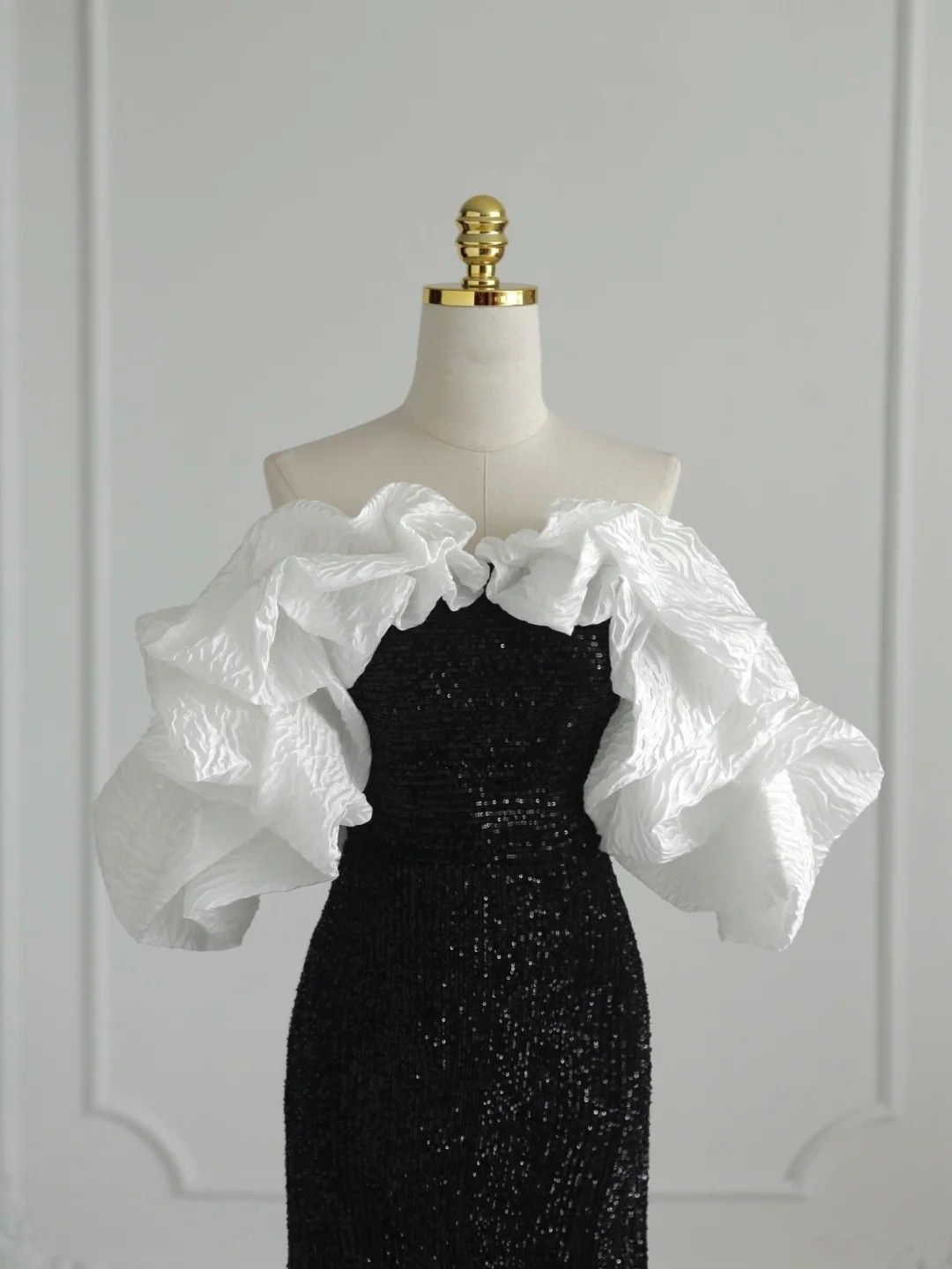 Gothic Black And White Evening Dress With Ruffles Formal Dress Y4383