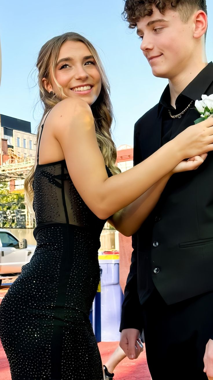 Sexy Black Tulle Beaded Prom Dresses Slit Party Gown Y7951