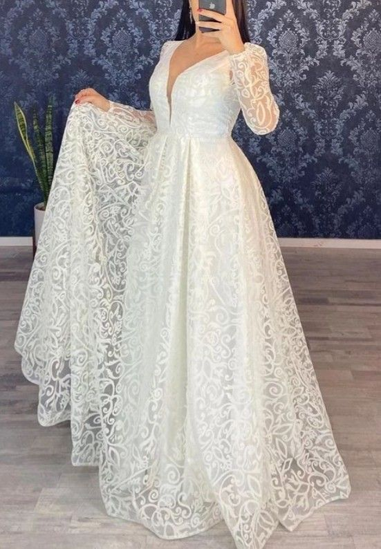 Long Sleeve A Line V Neck Lace Wedding Dress Bridal Gown Y5003