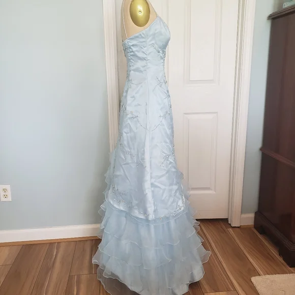 Elegant Ice Blue Sequins Beaded Ball Gown,Tulle Layered A Line Prom Dress Y7931