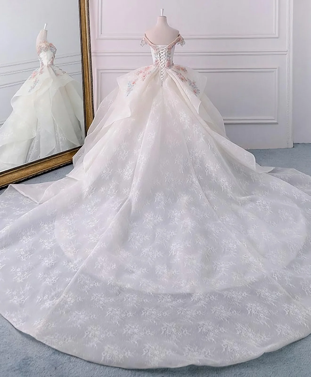 Stunning Off The Shoulder Flower Ball Gown Lace Wedding Dress Y1145