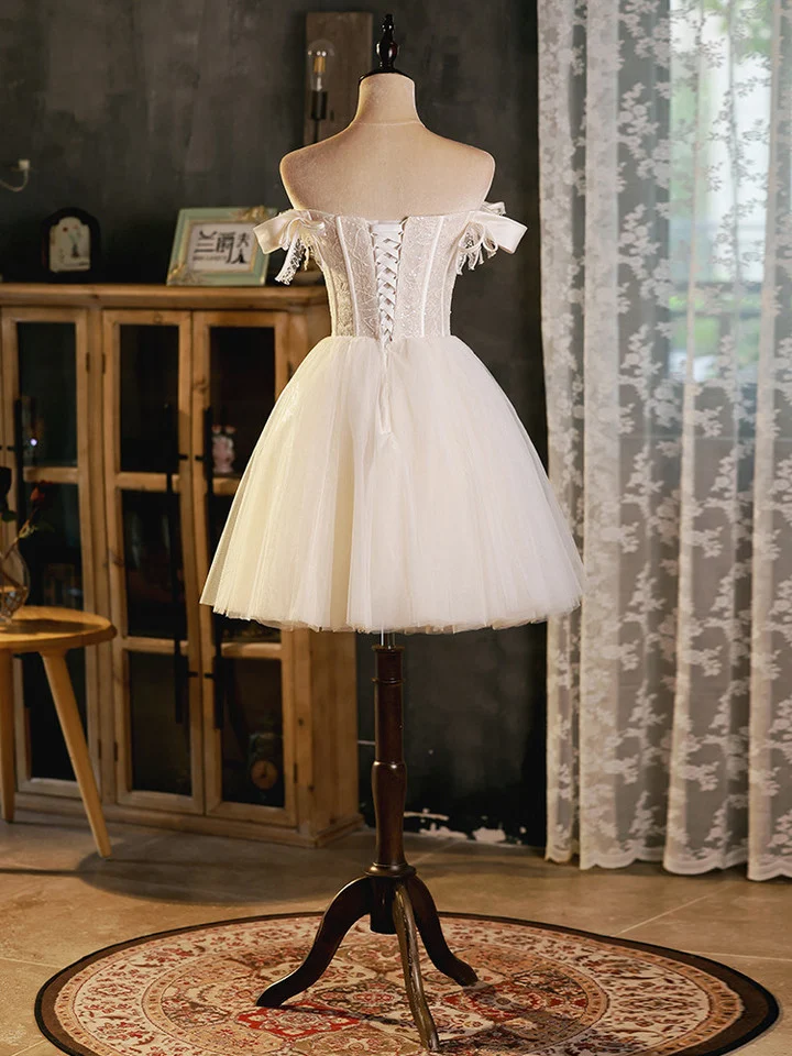 Cute White Tulle Sweetheart Beaded Homecoming Dress, White Short Graduation Dresses Y1966