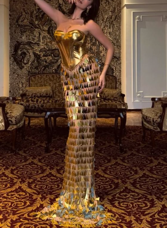 Luxurious Gold Strapless Sequins Prom Dress Sheath Long Evening Gown Y7959