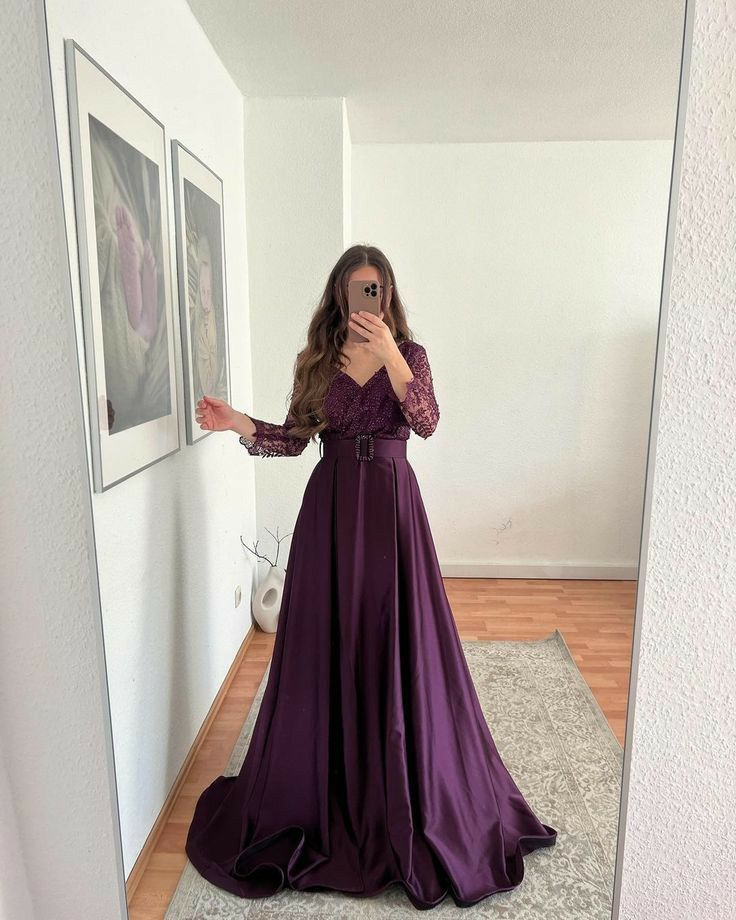 A-line V neck Long Sleeves Prom Dresses Lace Appliques Formal Gowns Y4891