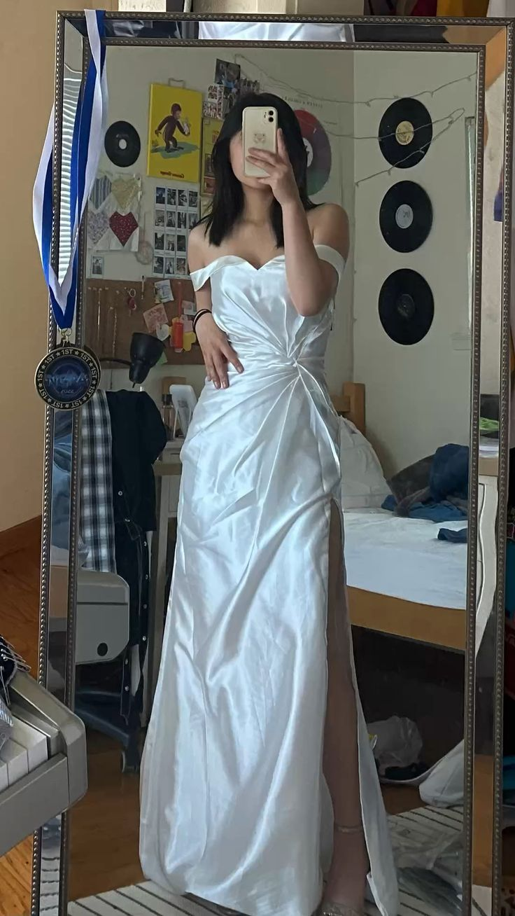 Stunning Off The Shoulder White Wedding Dress,White Bridal Dress  Y5355