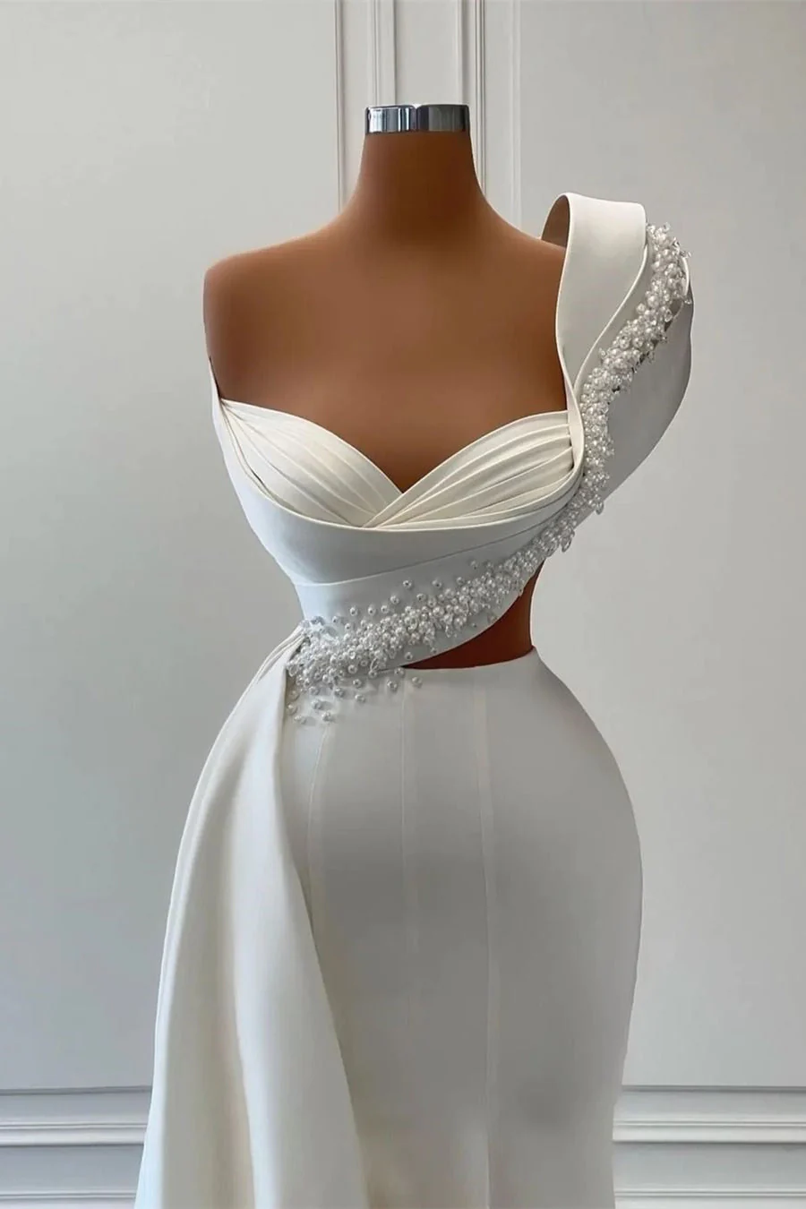 Fabulous One-Shoulder Sweetheart Sleeveless Wedding Dresses With Beads Y1761