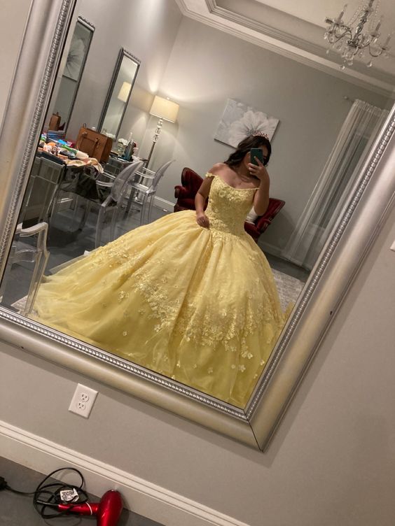 Yellow Off The Shoulder Quinceanera Dress Tulle Appliques Ball Gown Y658